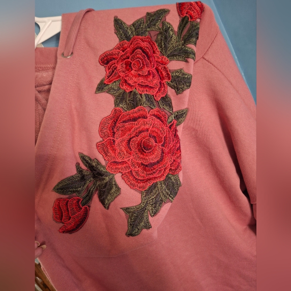 Cropped hoodie with rose patch on hood
